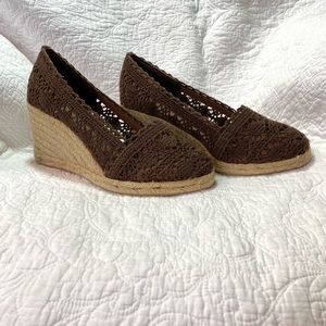 EUC Newport News espadrille size 7.5